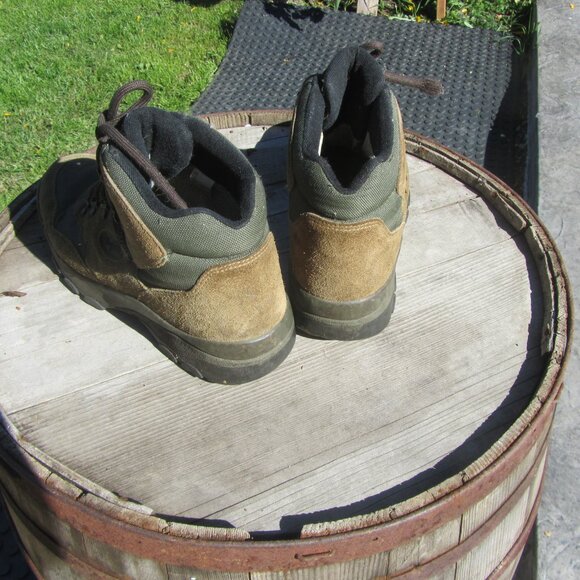 vtg vasque leather hiking boots brown green suede sz 10
